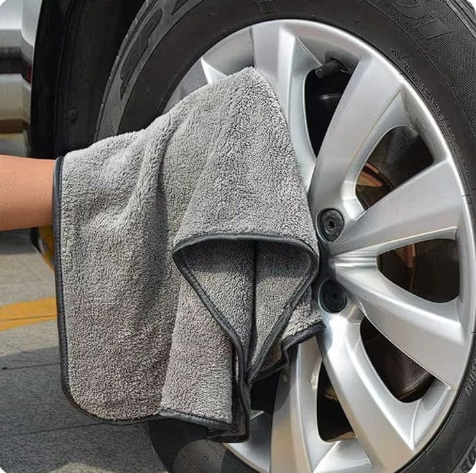 Jante propre et brillante après passage à la microfibre